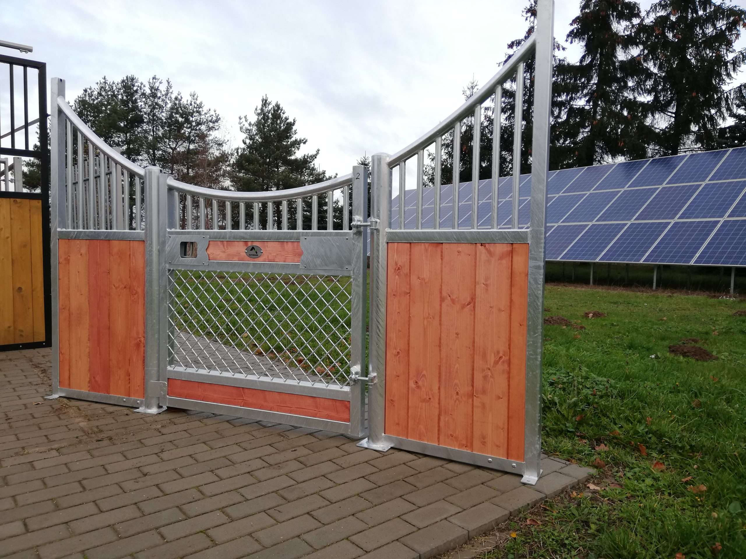 FW7 Pferdeboxen Vorderfront Magic Pony (3mB x 1,7mH) - Bild 2