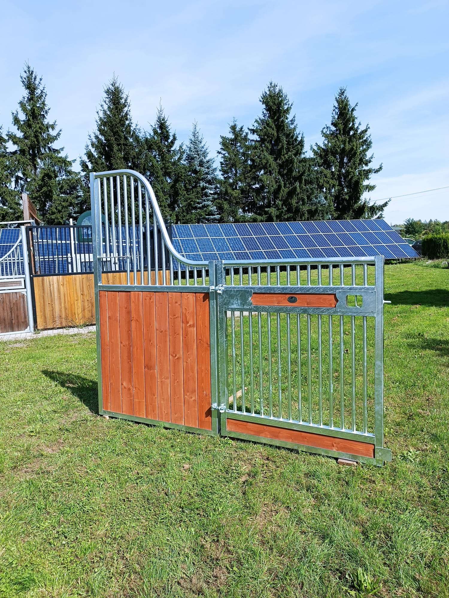 FW5 Pferdeboxen Vorderfront Nabu (3mB x 2,20mH) - Bild 2